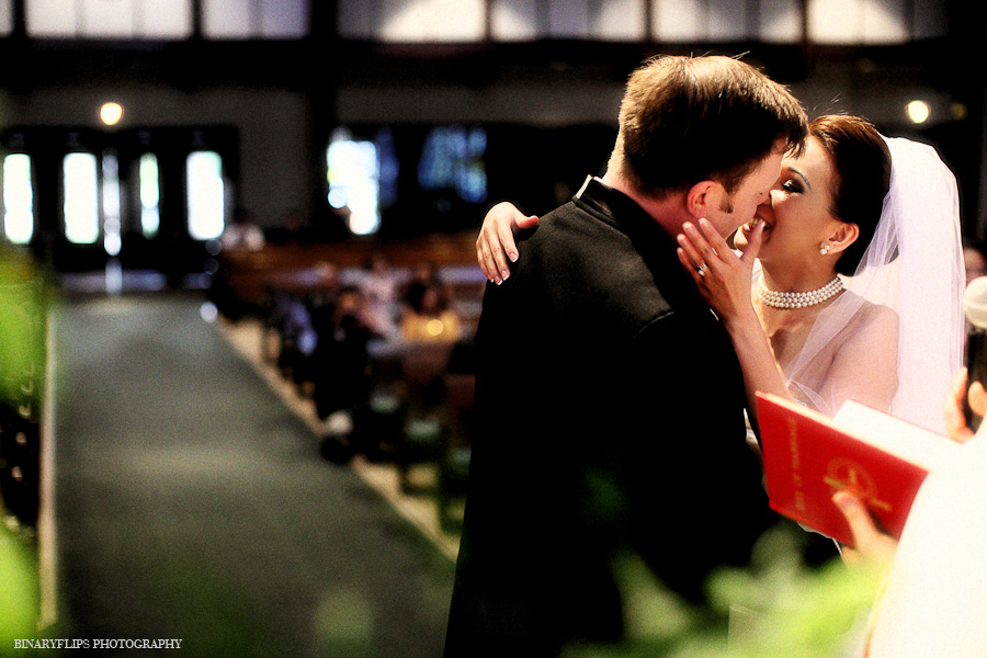 wedding kiss 